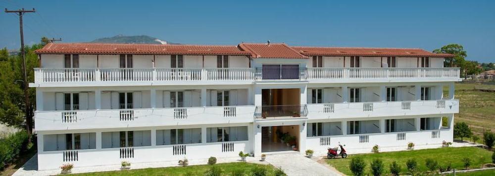 Hotel de apartamente Tassia For Families & Couples (adults Only) 2*